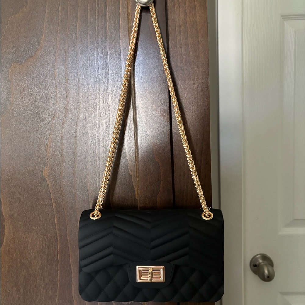 Elegant Black Quilted Shoulder Bag